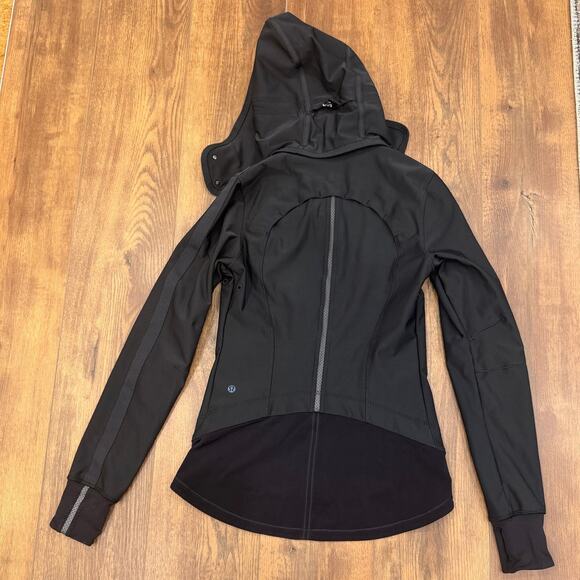 Lululemon Keep It Up Weather Resistant Softshell Jacket in Black size 4 - Picture 11 of 16